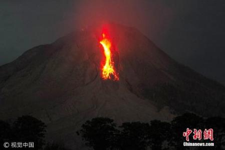 中领馆:印尼巴厘岛阿贡火山存在两周内喷发可